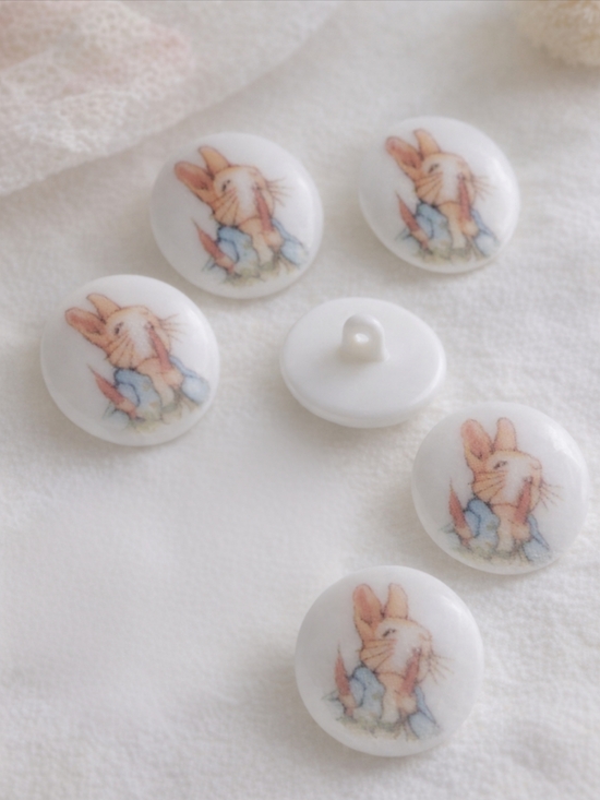 Beatrix Potter Other - Beatrix Potter Peter Rabbit Buttons 5/8" Carrot Design Lot of 6 NOS